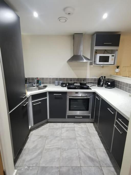 Paramount City View Swindon Extérieur photo