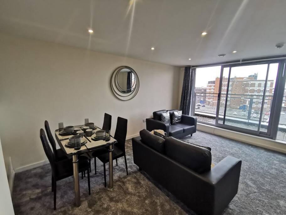 Paramount City View Swindon Extérieur photo