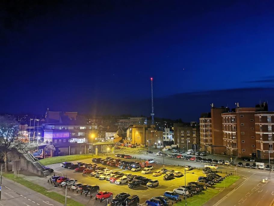Paramount City View Swindon Extérieur photo