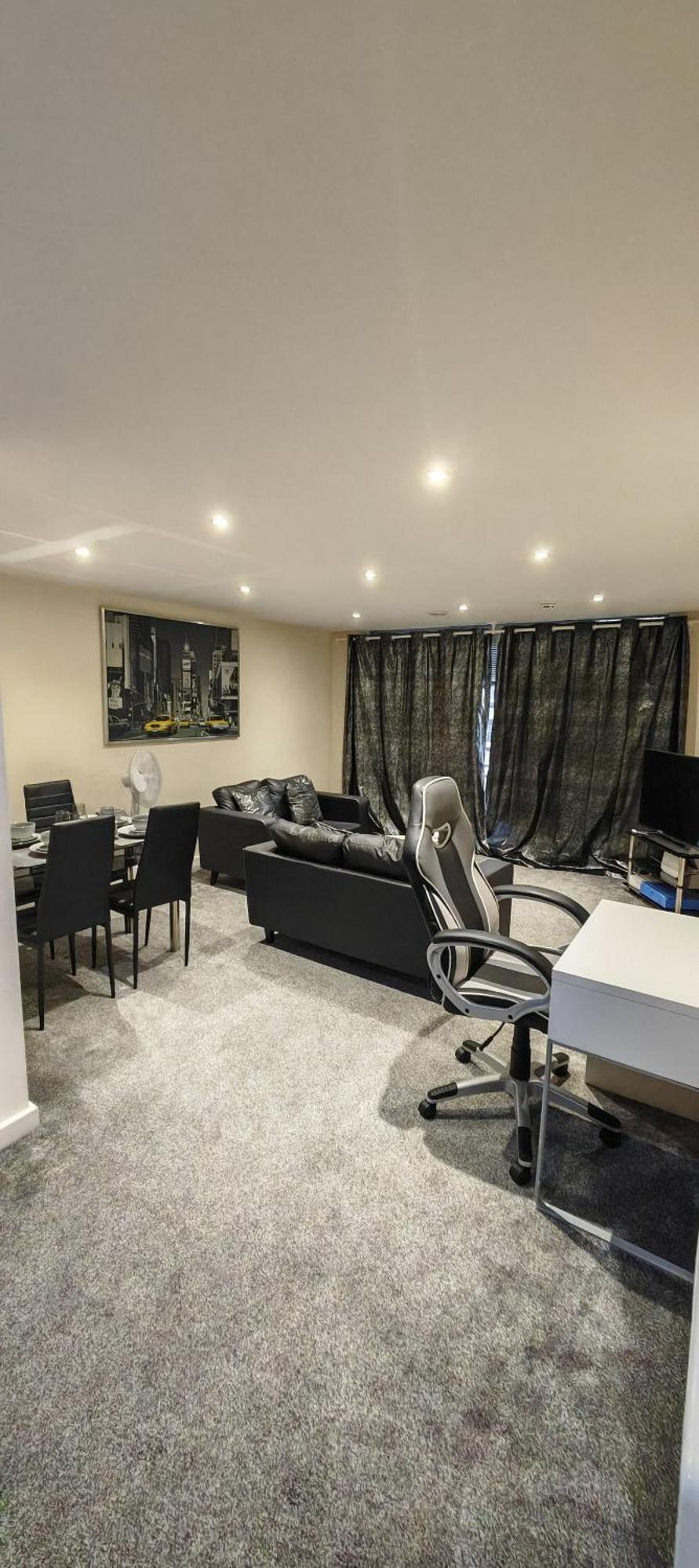 Paramount City View Swindon Extérieur photo